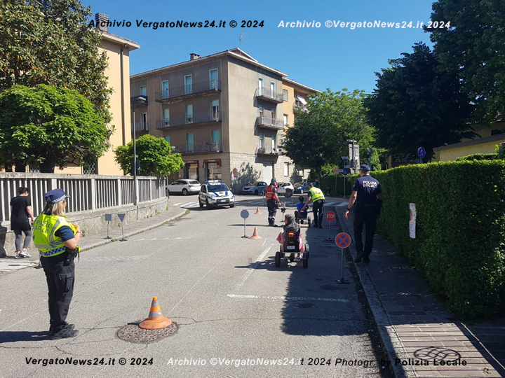 VN24_19791231_Vergato_Polizia Locale_Scuole_004